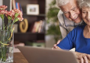 How to Reconnect with Childhood Friends Online: Proven Methods and Expert Tips