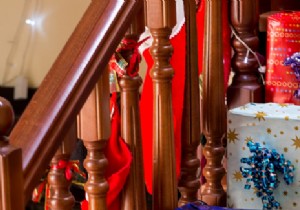 8 Expert Christmas Staircase Decoration Ideas for a Festive, Safe Home