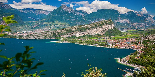 Exploring Italy s Iconic Lakes: The Ultimate Travel Itinerary and Must-See Highlights
