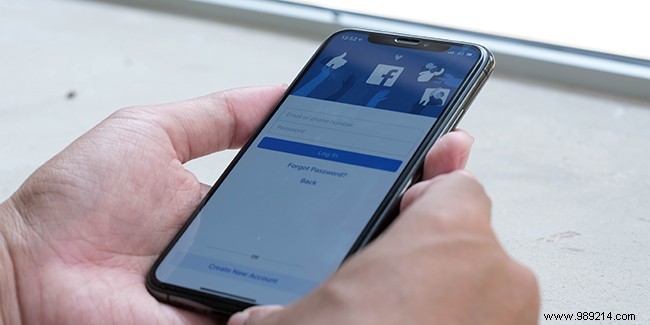 The Risks of Posting Grandchildren s Photos on Facebook: What Every Grandparent Should Know