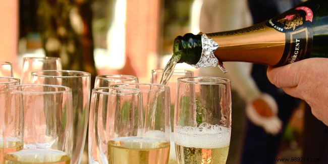 Celebrate 50 Years of Marriage: 5 Timeless Golden Wedding Anniversary Ideas