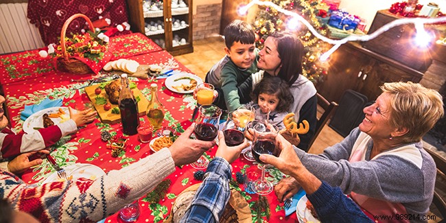 5 Festive Family Christmas Meal Ideas to Delight Young and Old