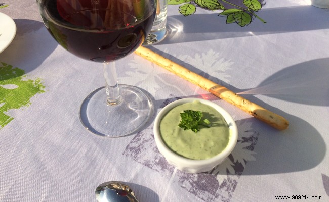 Creamy Broad Bean and Chervil Dip: Easy Appetizer Recipe for 6