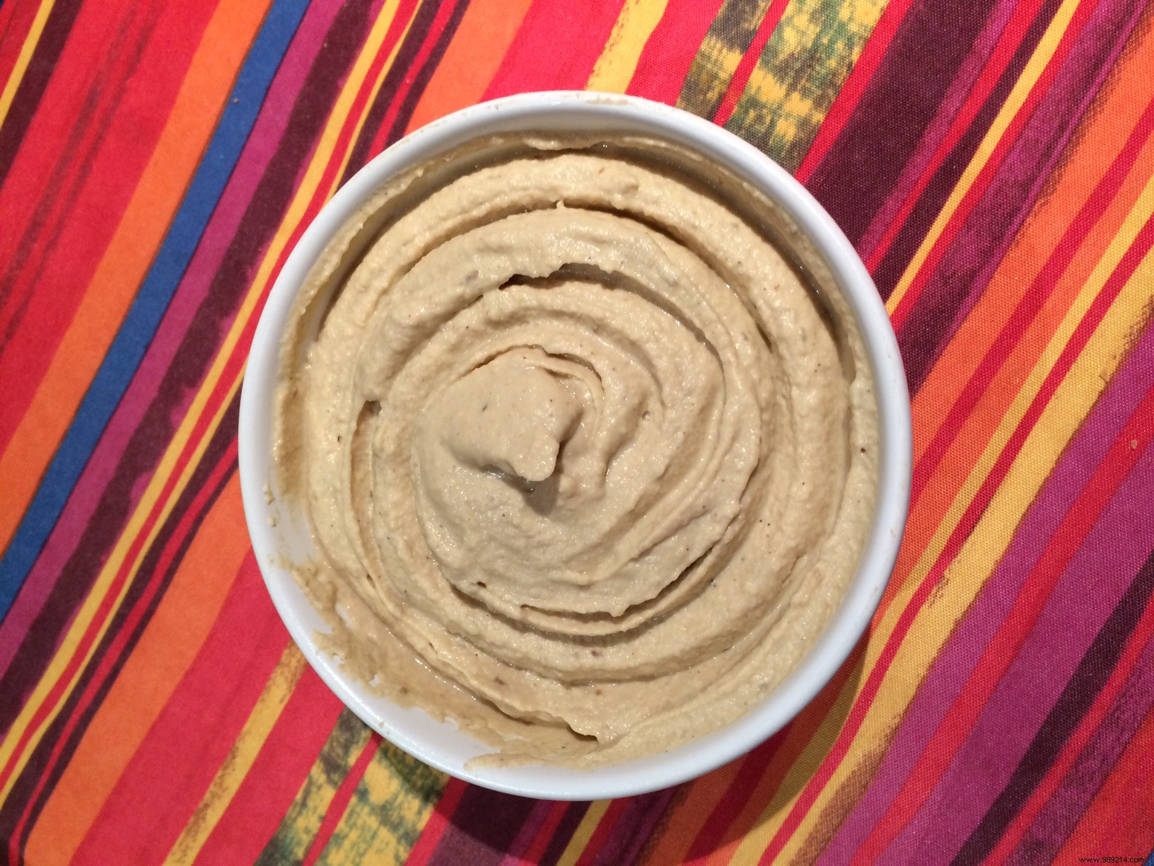 Authentic Lebanese Hummus: Easy 10-Minute Aperitif Dip Recipe