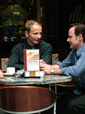 How to Host Successful Working Lunches at Your Office with Professional Meal Trays