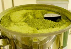 Exquisite Matcha Green Tea Cake with Candied Ginger