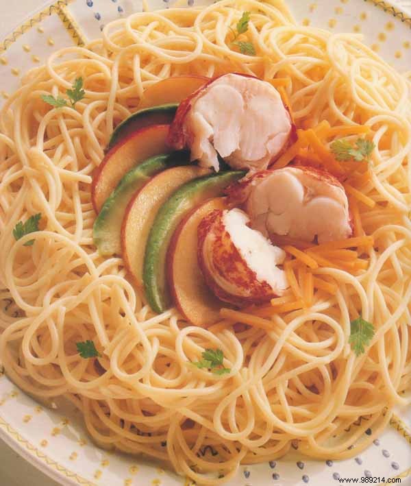 Gourmet Fresh Lobster Salad with Peaches and Spaghetti