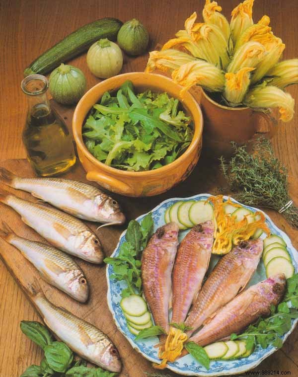 Steamed Red Mullet with Thyme Flowers: An Elegant Provençal Recipe