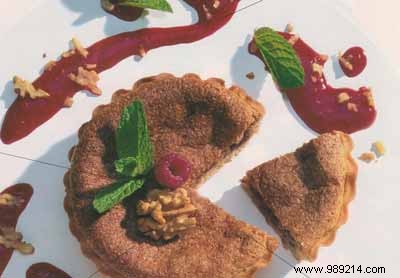 Exquisite Walnut Tartlets with Raspberry Coulis and Fresh Lemon Balm