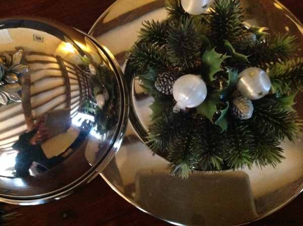 Exquisite Walnut Tartlets with Raspberry Coulis and Fresh Lemon Balm