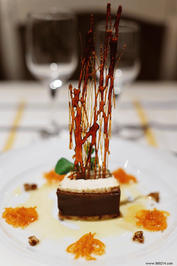 Exquisite Salted Butter Caramel Speculoos Cake with Vanilla Cream and Cardamom Juice by Chef Hubert