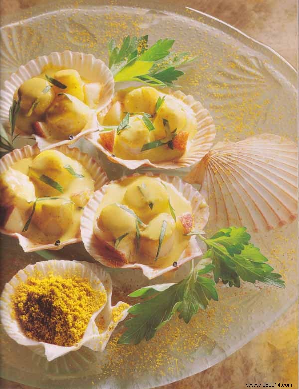 Sautéed Scallops in Creamy Curry Sauce: Quick Gourmet Recipe for 4