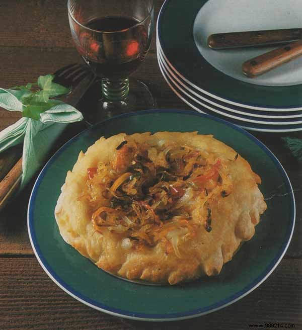 Savory Small Onion Tarts with Green Curry: Easy Recipe for 6