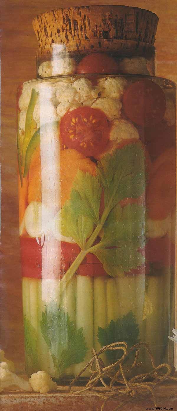 Homemade Spicy Pickled Vegetables: Tangy Condiment Recipe