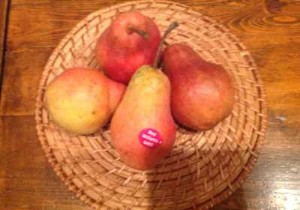 Spiced Poached Red Williams Pears: An Elegant Dessert Recipe