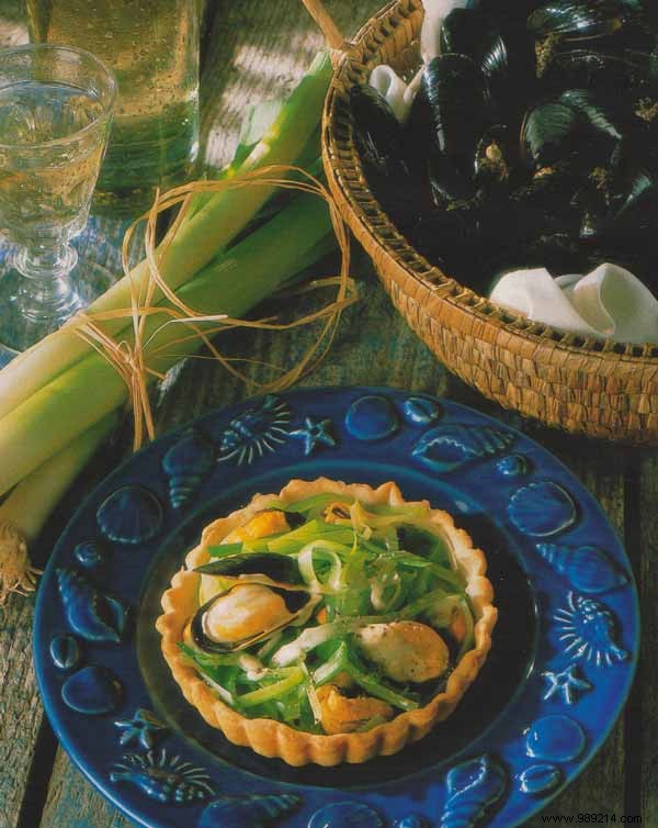 Exquisite Mussels and Leek Tarts: A Gourmet Recipe for 6