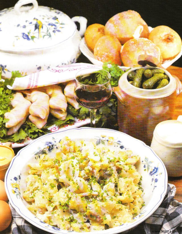 Authentic Lyonnaise Mutton Trotters Salad: A Traditional Offal Delight