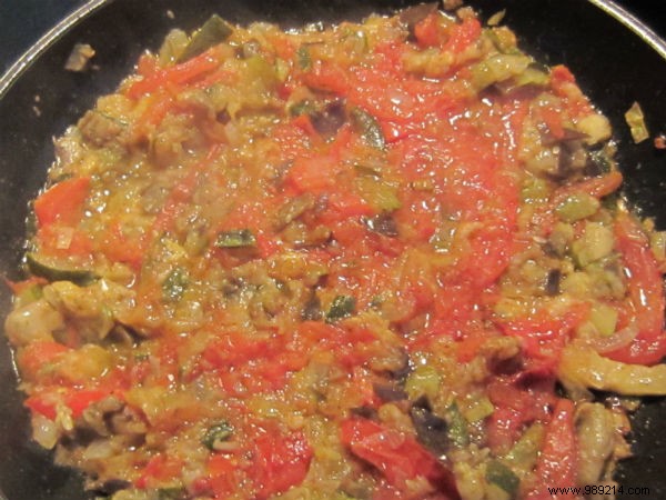 Rustic Garden Vegetable Pie: Authentic Recipe for 6-8 Servings