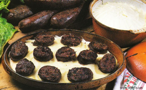 Authentic Angevin Gogues: Traditional Anjou Blood Sausage Recipe