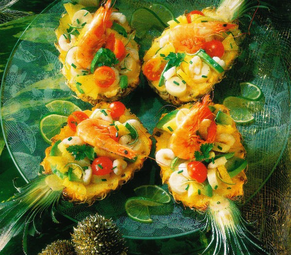 Tropical Pineapple Shrimp Surprise: Chilled Seafood Salad for 6