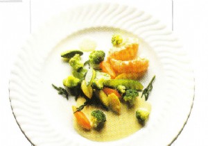 Fresh Vegetable Salad with Tender Scampi: A Quick, Healthy Recipe