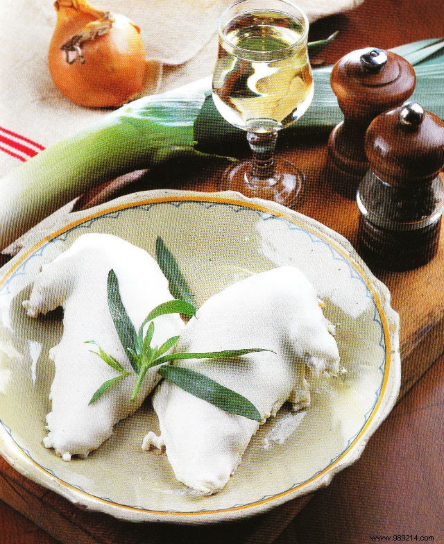 Authentic Hot-and-Cold Chicken with Tarragon: A Classic Anjou-Touraine Recipe