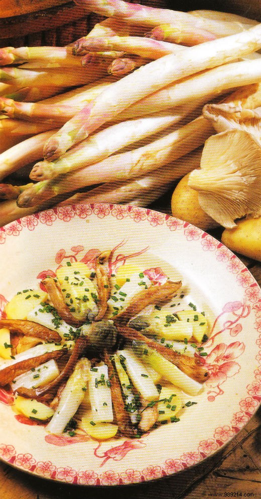 Authentic Tourangelle Asparagus Salad with Potatoes and Oyster Mushrooms