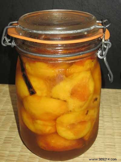 Preserving Vineyard Peaches in Vanilla Syrup: A Trusted Home Canning Recipe