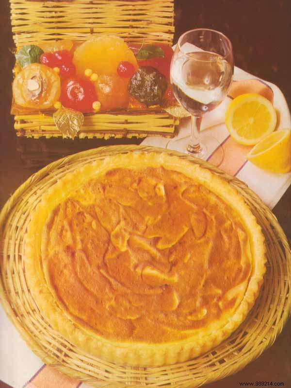 Classic Lemon Meringue Pie Recipe: Tangy, Fluffy Delight for 8