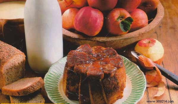 Authentic Norman Charlotte: Classic French Apple Brioche Dessert