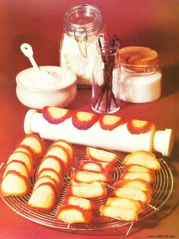 Classic Milk Cream Cupcakes: Easy Recipe for 30 Perfect Treats