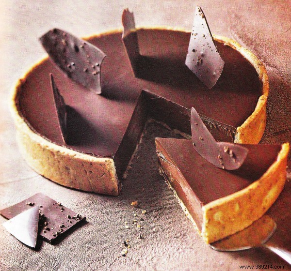 Crunchy Chocolate Tart with Cacao Nibs: Exquisite Gourmet Recipe