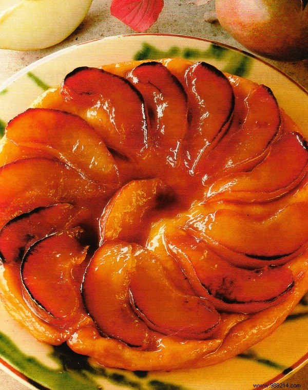 Classic Upside-Down Pear Tart: Easy Recipe for a Caramelized Delight