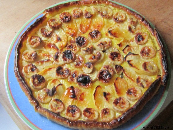 Easy Surprise Pie: Creamy Fruit Tart for 6-8 Servings