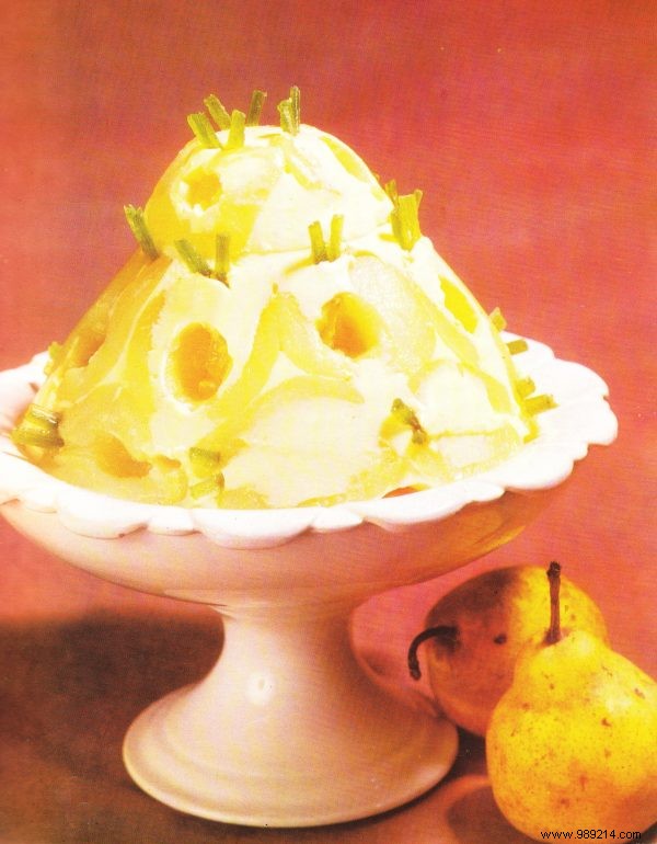 Dome Pears: Elegant Poached Pear Dessert from Les Bons Desserts