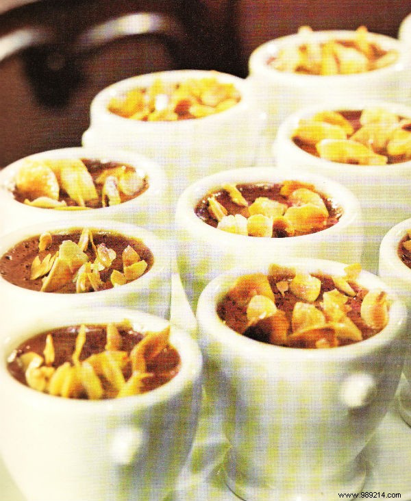 Classic Hedgehog Moss Dessert: Crunchy Chocolate Meringue Recipe