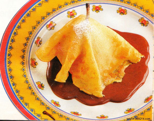 Elegant Pancakes Belle-Hélène: Poached Pears with Vanilla Ice Cream and Chocolate Sauce