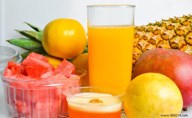 Homemade Chocolate Cake and Fresh Fruit Juice: A Balanced Snack Kids Love