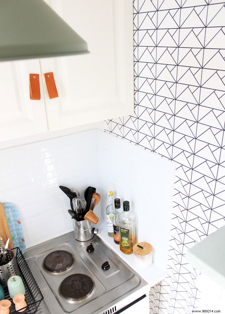 Discover the BUG: Scenolia s Revolutionary Pinning Technique for Trace-Free Wall Decor