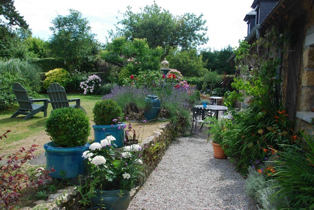 Expert French Garden Design: Elevating Your Outdoor Spaces with Timeless Elegance