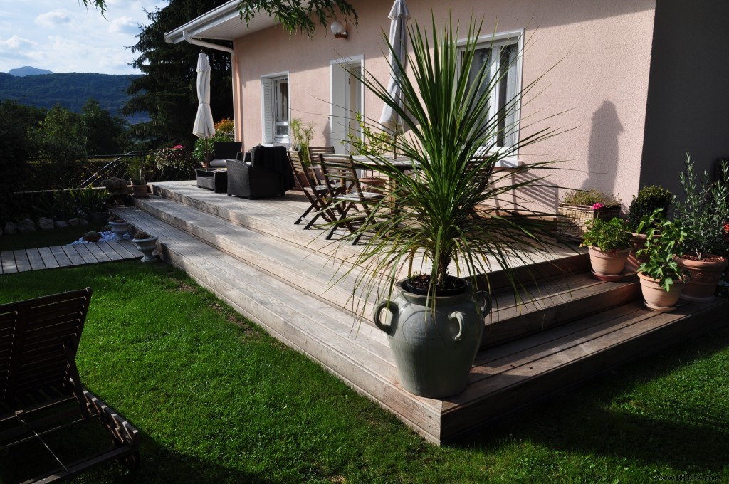 Expert Guide: Choosing the Best Material for Your Terrace
