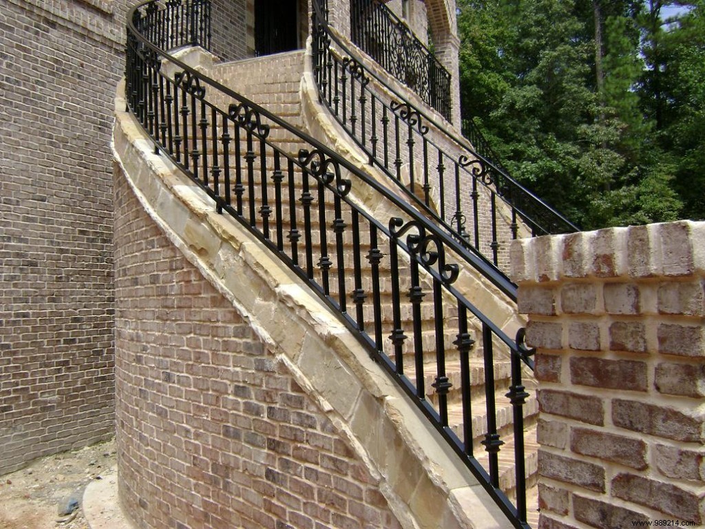 Transform Your Outdoor Staircase: Practical and Aesthetic Enhancement Tips