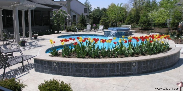 Expert Guide: Seamlessly Integrate Your Swimming Pool into Your Garden Landscape