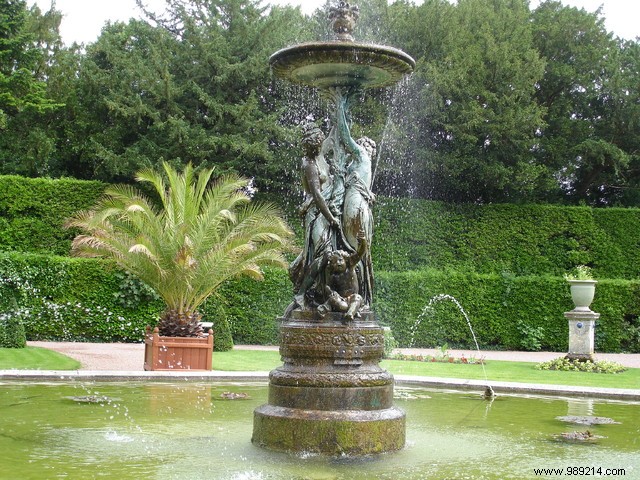 Enhance Your Garden Oasis: The Timeless Appeal of Fountains in Landscaping