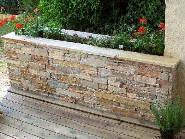 Expert Guide: How to Build a Sturdy, Beautiful Stone Wall for Your Garden
