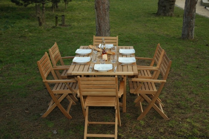 Why Teak Garden Furniture is the Top Choice for Durability and Style
