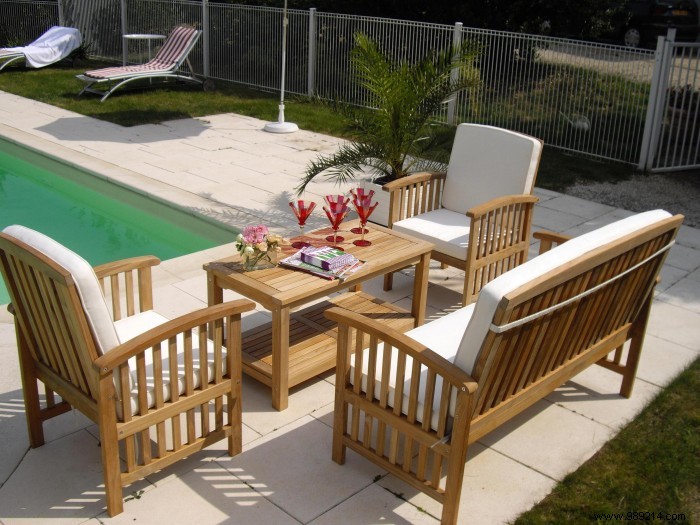 Why Teak Garden Furniture is the Top Choice for Durability and Style