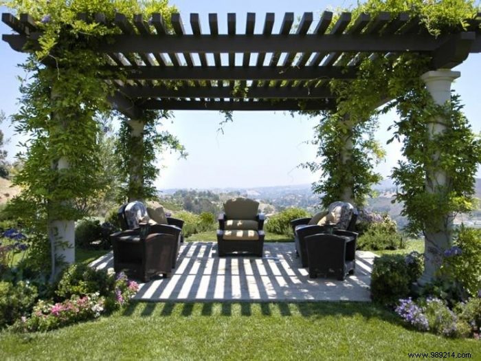 Enhance Your Garden with Elegant Pergolas and Arbors: Expert Guide
