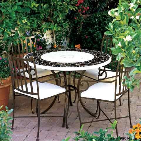 Expert Tips for Maintaining Iron Garden Furniture: Rust-Proof and Long-Lasting Care