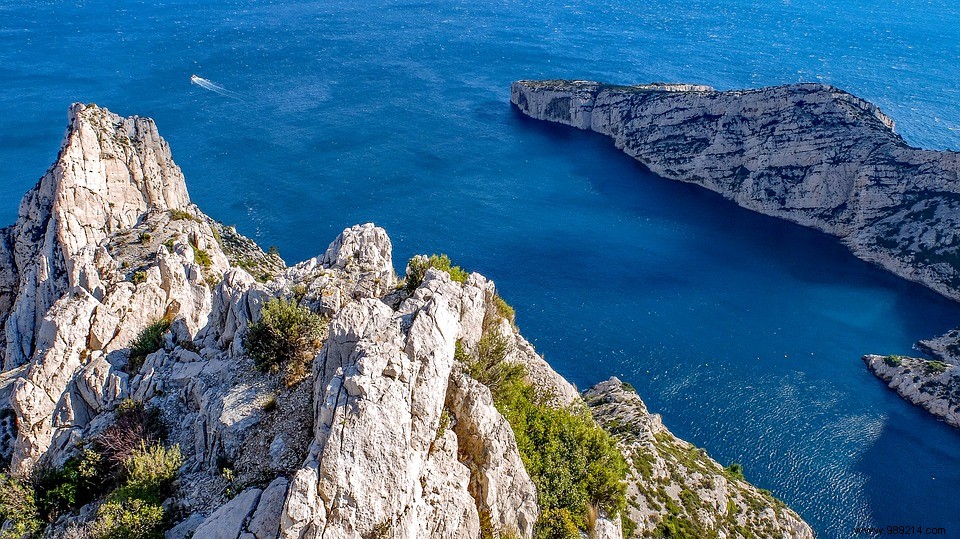 Top 5 Thrilling Outdoor Activities Near Marseille